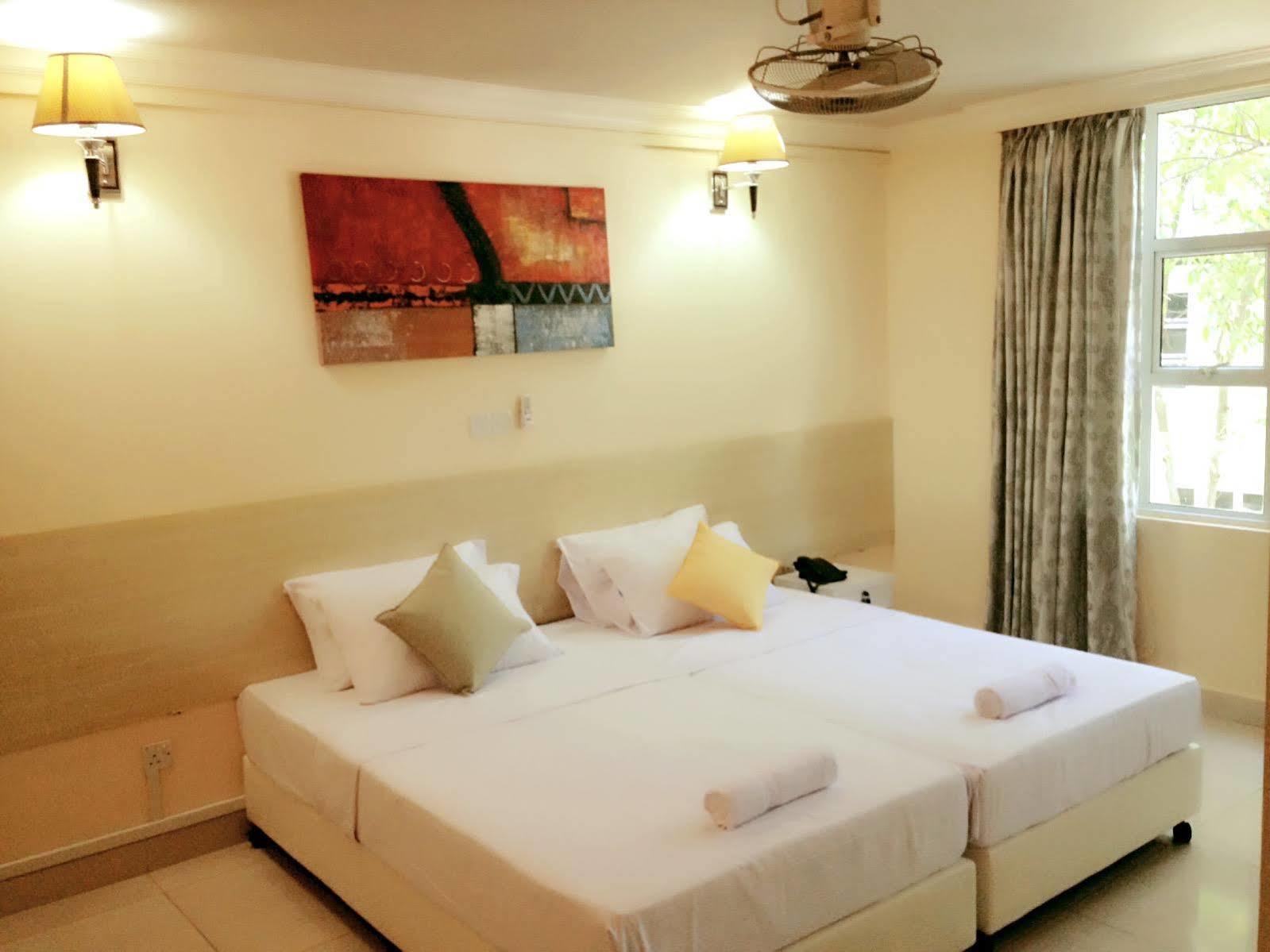 Beach Grand & Spa Premium Hulhumale Exterior photo